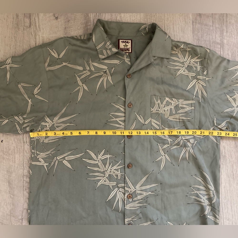 Tommy Bahama Vintage Tropical Print Silk Button-Up Shirt Sz M - Picture 3 of 7